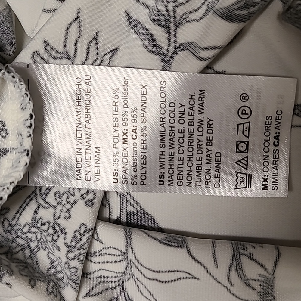 NWOT WHBM Floral Sleeveless Blouse. Size: XXSP. - Picture 5 of 5